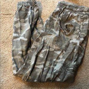 American Eagle Camo Joggers